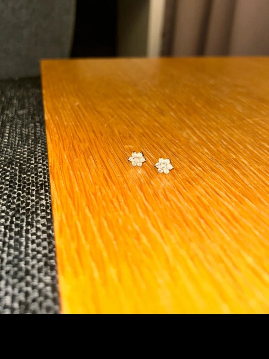 Söta örhängen i blomform silverfärg