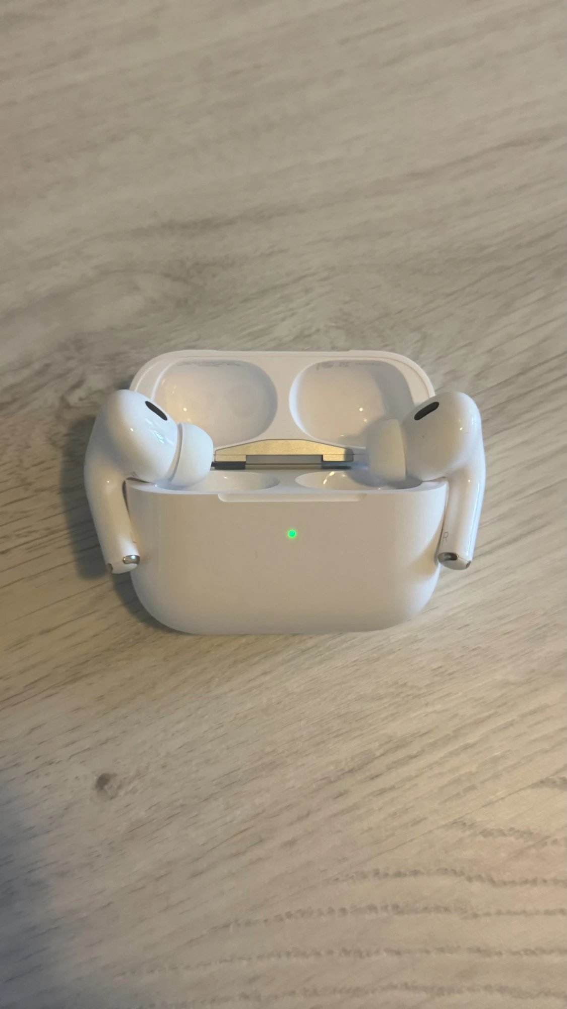 AirPods Pro (2nd generation) - 2