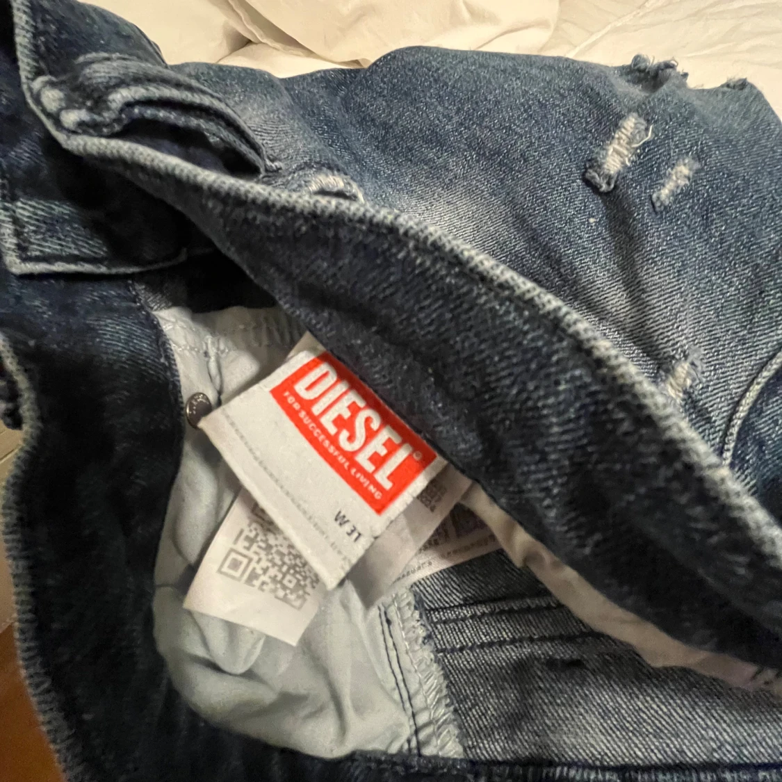 Blå slitna jeans från Diesel W31 L32 - 3