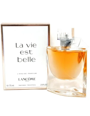 Lancome La Vie Est Belle EdP NY - Lancome La Vie Est Belle EdP, 75 ml. En ikonisk parfym med stilren flaska och lyxig känsla. Perfekt för dig som vill ha något klassiskt och elegant i din samling.