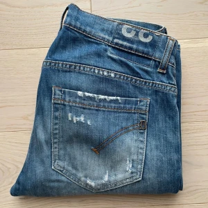 Dondup jeans - Skick 9/10 | Nypris: +4000kr, säljer endast för 800kr! | Hör av dig vid frågor!
