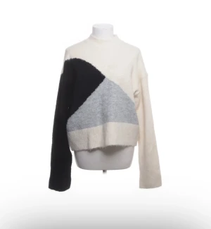 Stickad tröja Zara  - Jätte snygg stickad tröja från Zara. Som ny!