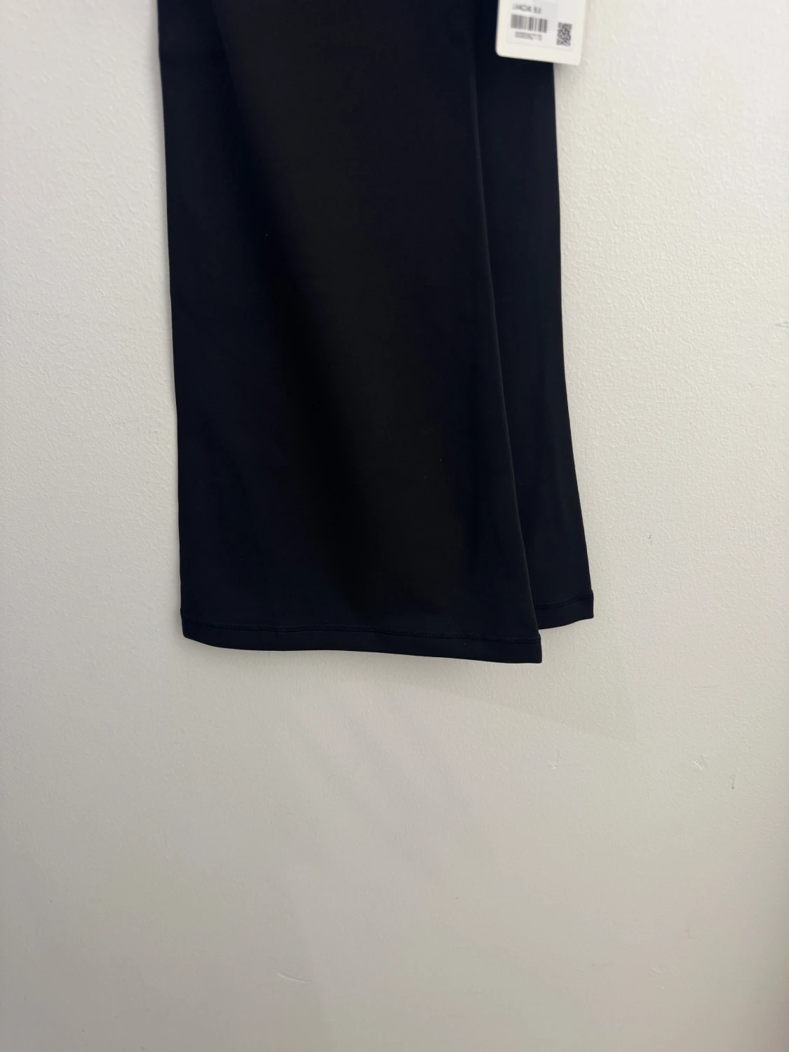 Svarta bootcut/flared leggings/tights från Lululemon storlek 6 - 2