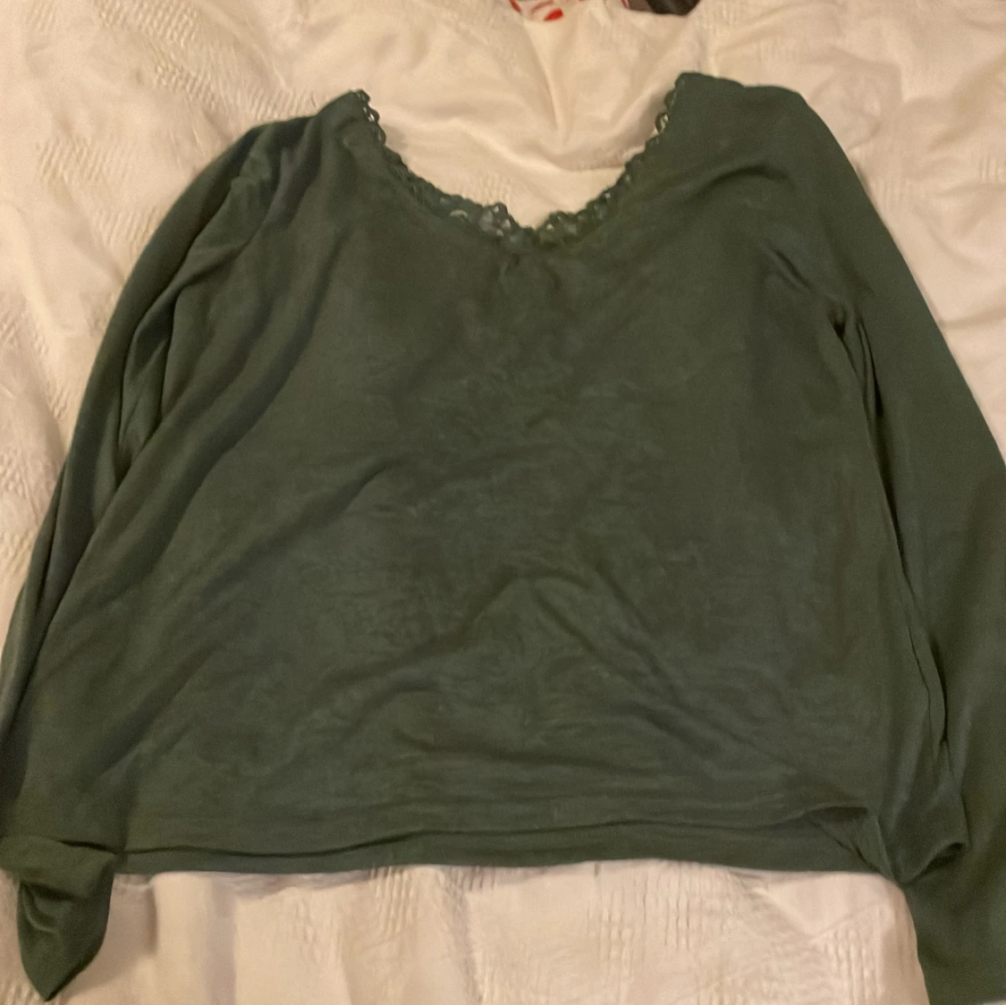 Grön långärmad blus med spets - 3