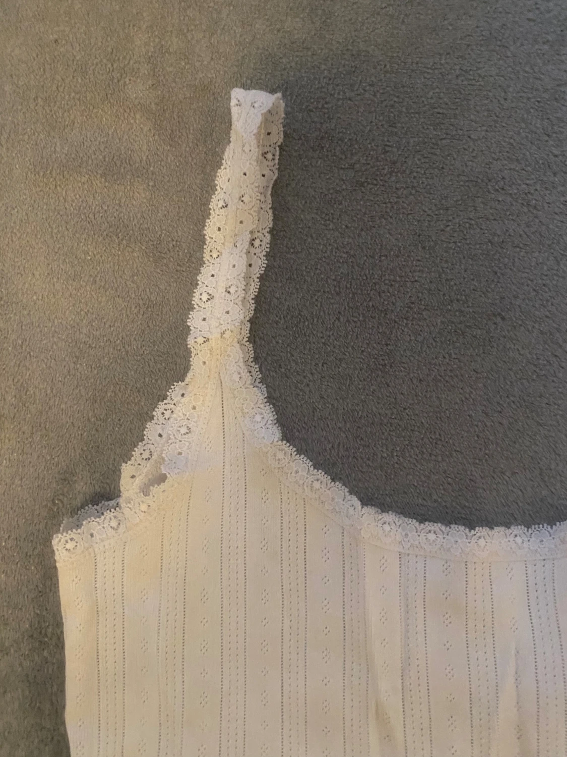 Vit spetskantad linnetopp - 1