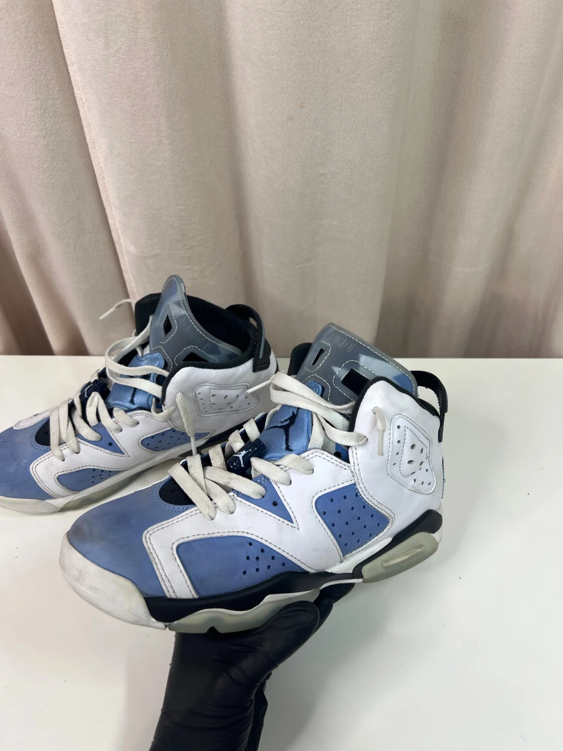 Nike Air Jordan 6 - 4