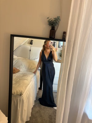 Balklänning  - Superfin balklänning💓skulle säga att den passar både S och M, nypris 1900kr