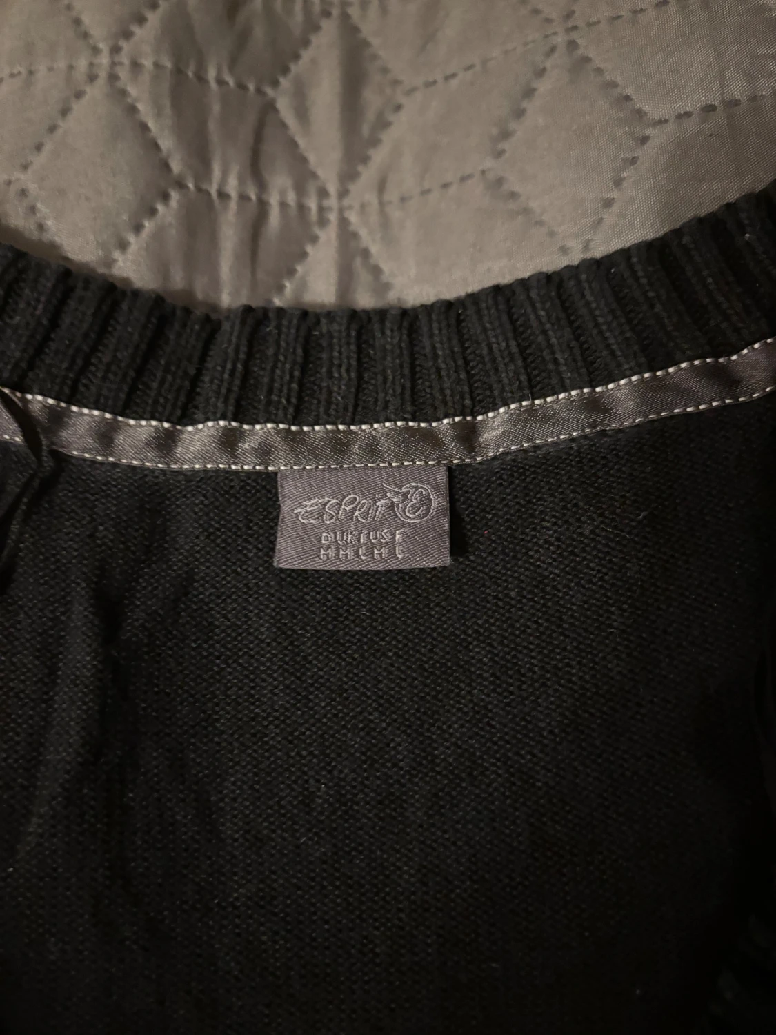 Svart stickad tröja från Esprit - 1