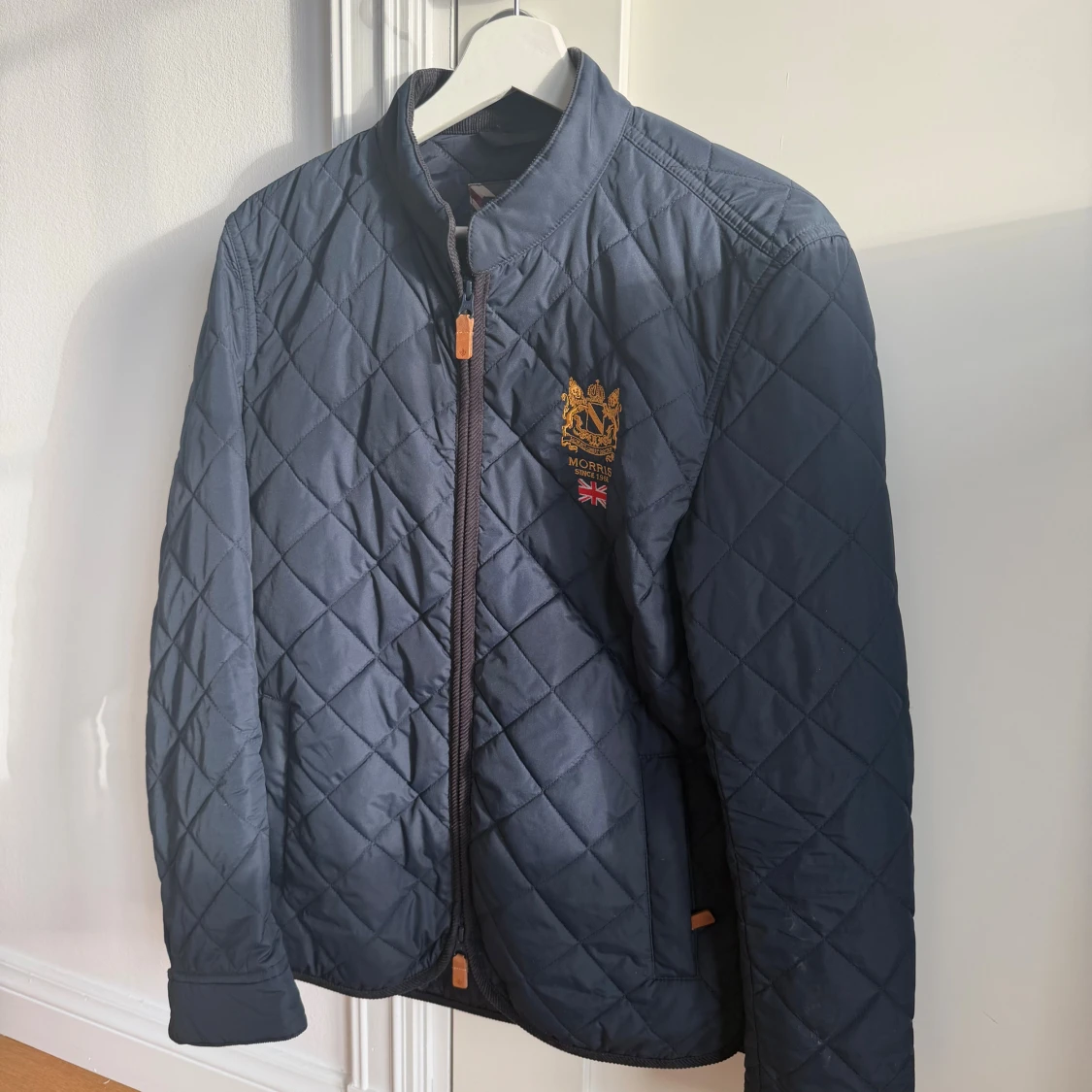 Mörkblå quiltad jacka från Morris