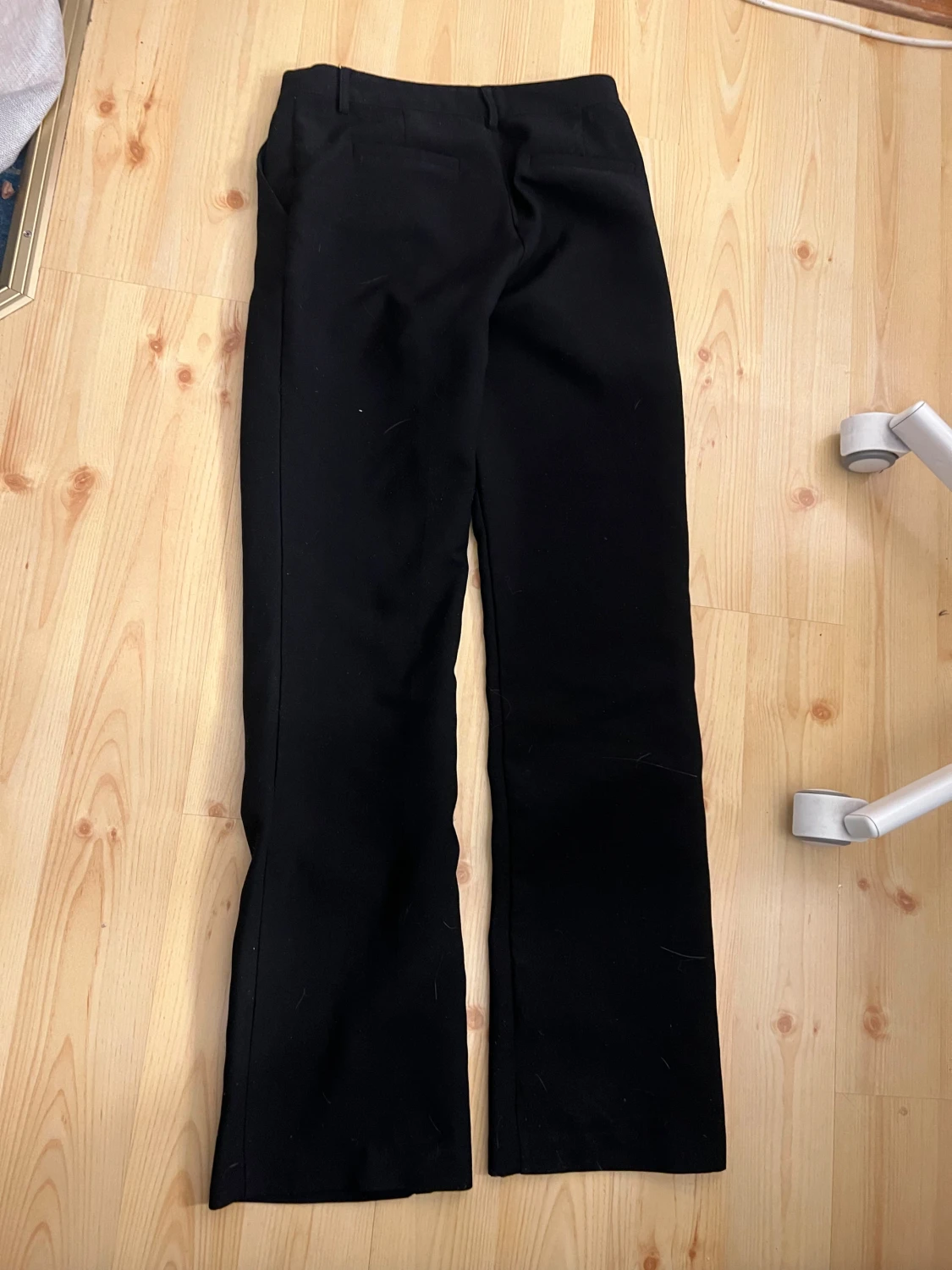 Svarta kostymbyxor med raka ben - 1