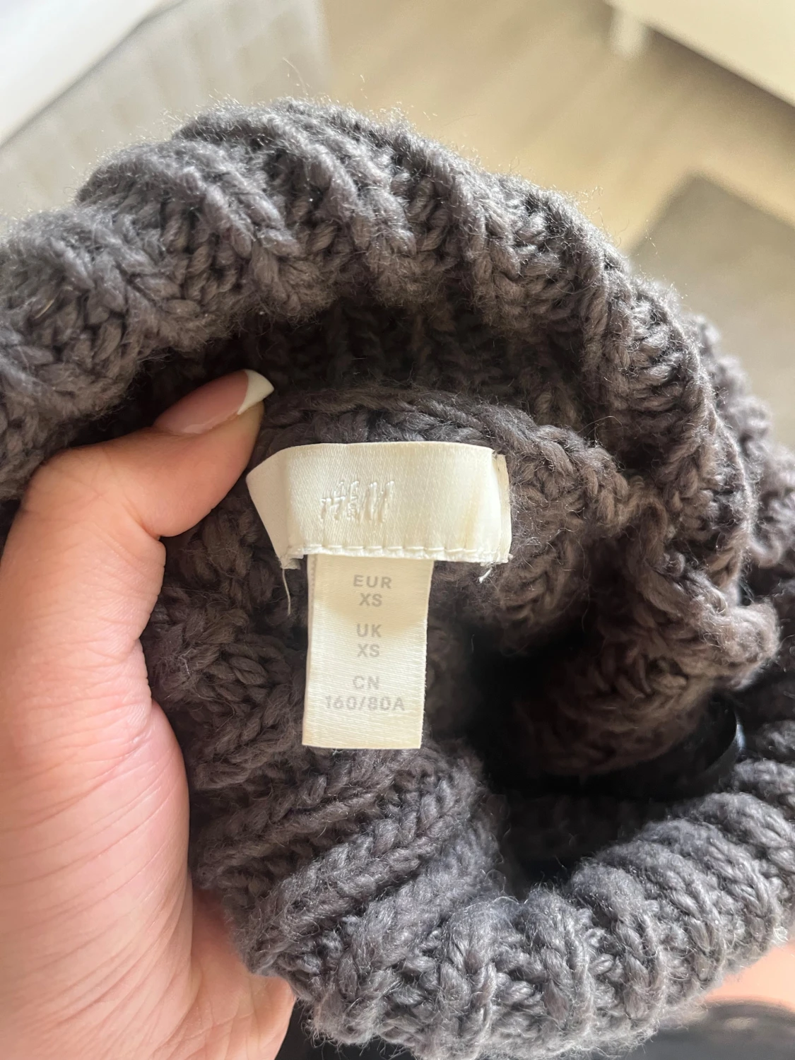 Grå stickad polotröja från H&M - 1