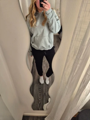 Svarta mjukisbyxor med resår - Jättesköna svarta mjukisbyxor ❣️