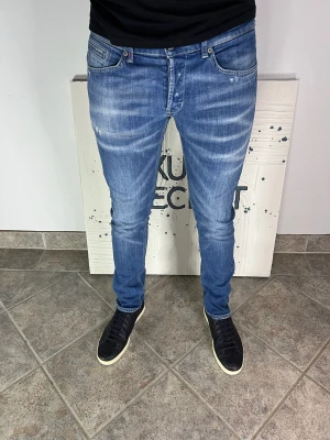 Dondup George jeans (35) - Knappt använda! Nypris ~2900kr
