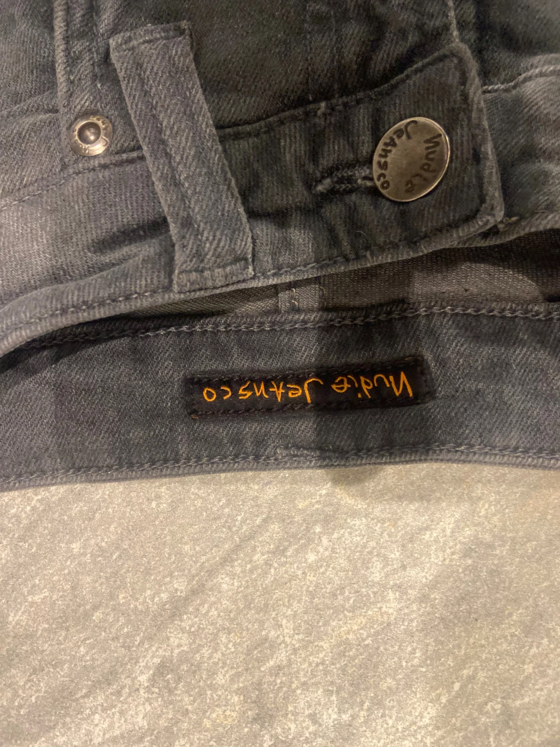 Grå jeans från Nudie Jeans Co W27 L32 - 2