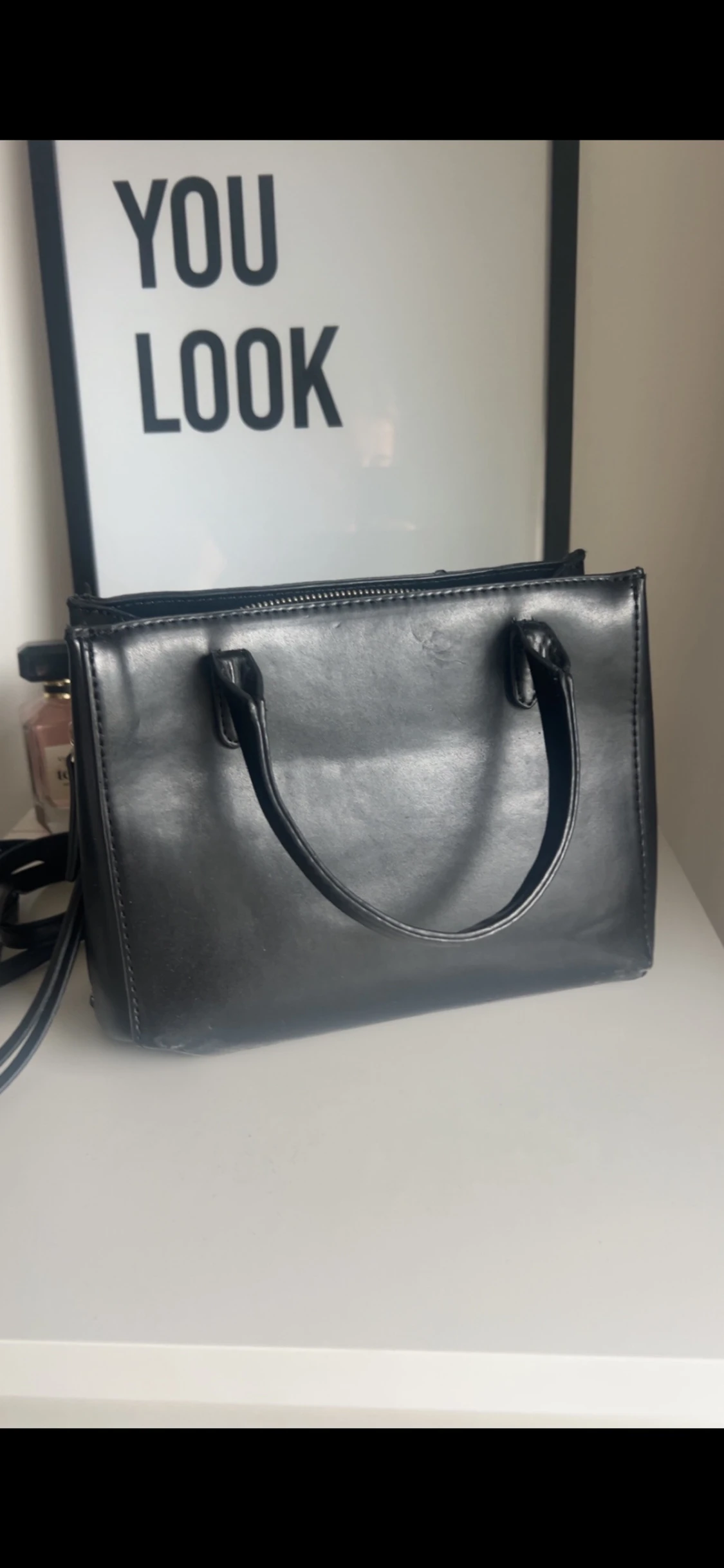 Jättesnygg svart handväska  - 1