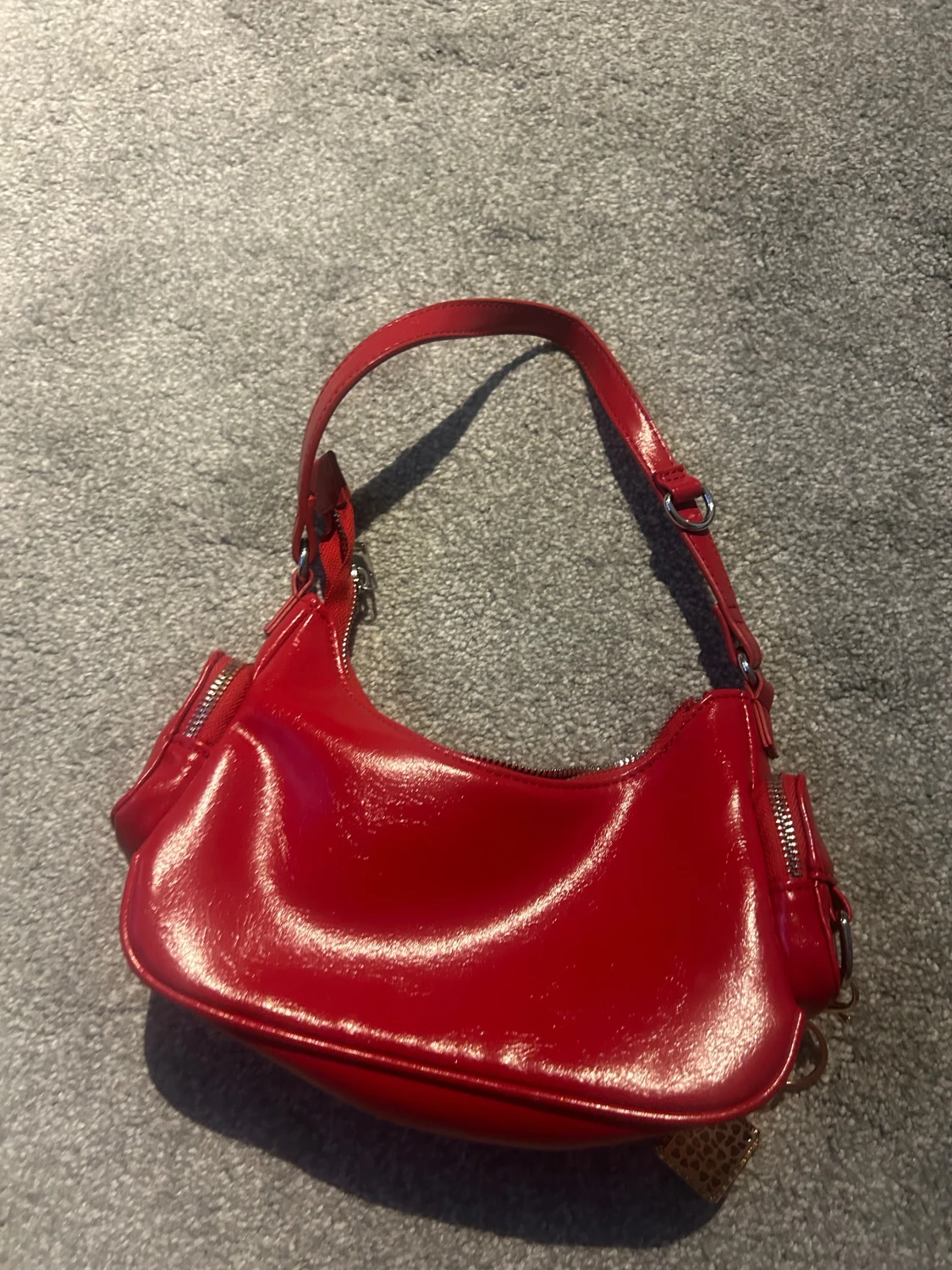 Röd axelväska  - 1