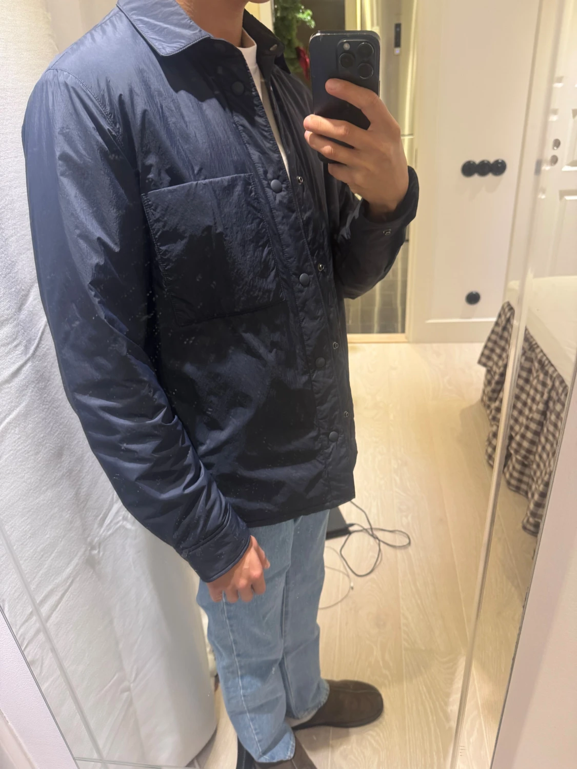 Mörkblå quiltad overshirt från ARKET - 2