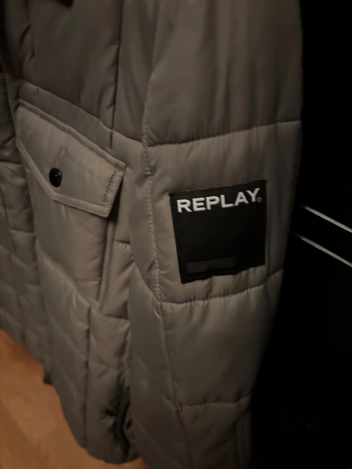 Grå quiltad pufferjacka från Replay - 2