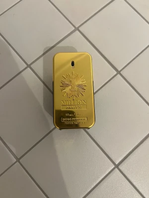 1 Million Parfum 50ml - Hej! Säljer en 1 million parfym me ungefär 30ml kvar av 50ML, säljer billigt, köpte för 1000kr på Ålandsbåten