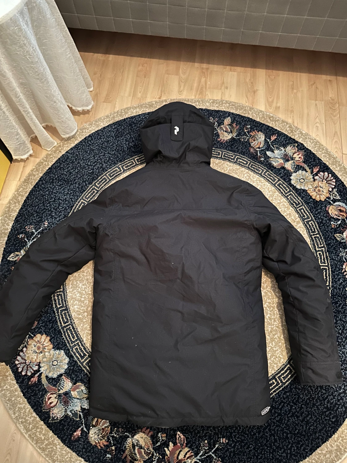 Svart dunjacka Peak Performance - 1