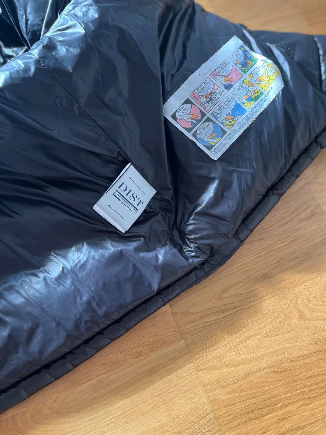 Svart Moncler pufferjacka med huva - 5