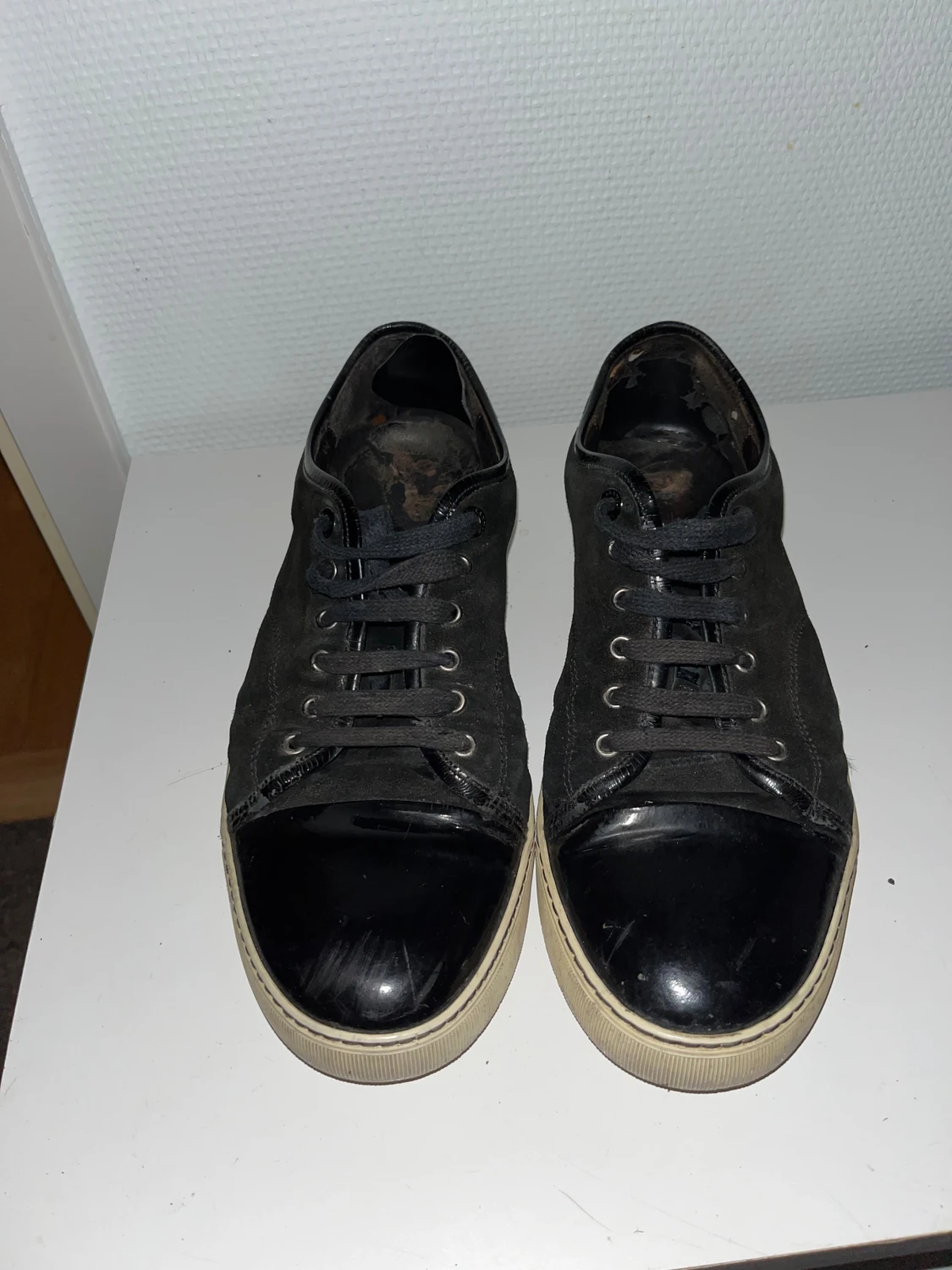 Svarta sneakers från Lanvin med lackad tå - 1