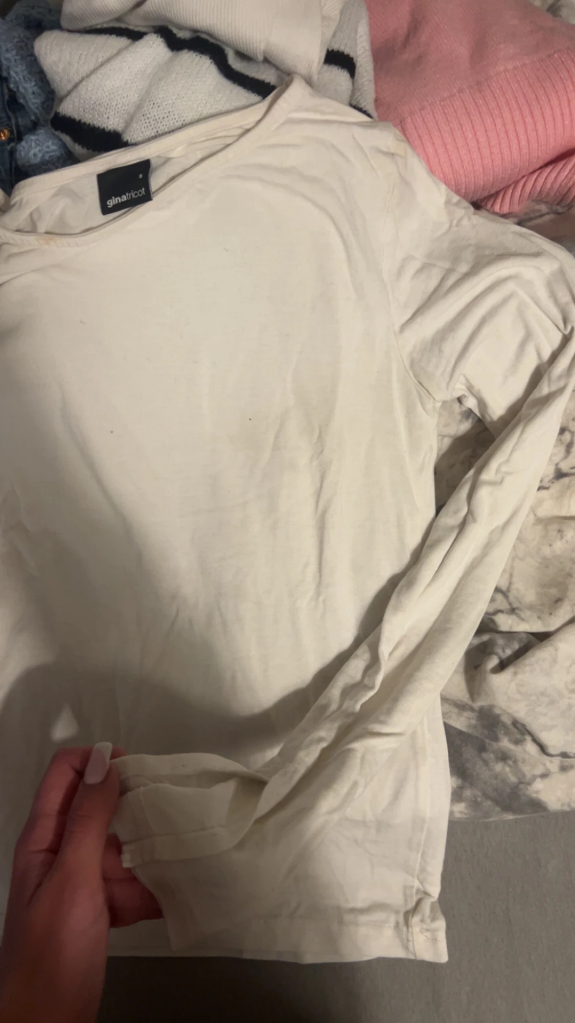 Vit långärmad tröja från Gina Tricot - 1