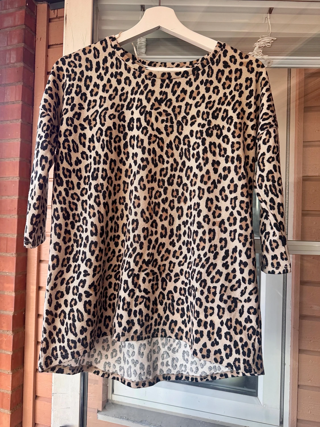 Leopardmönstrad tröja XS