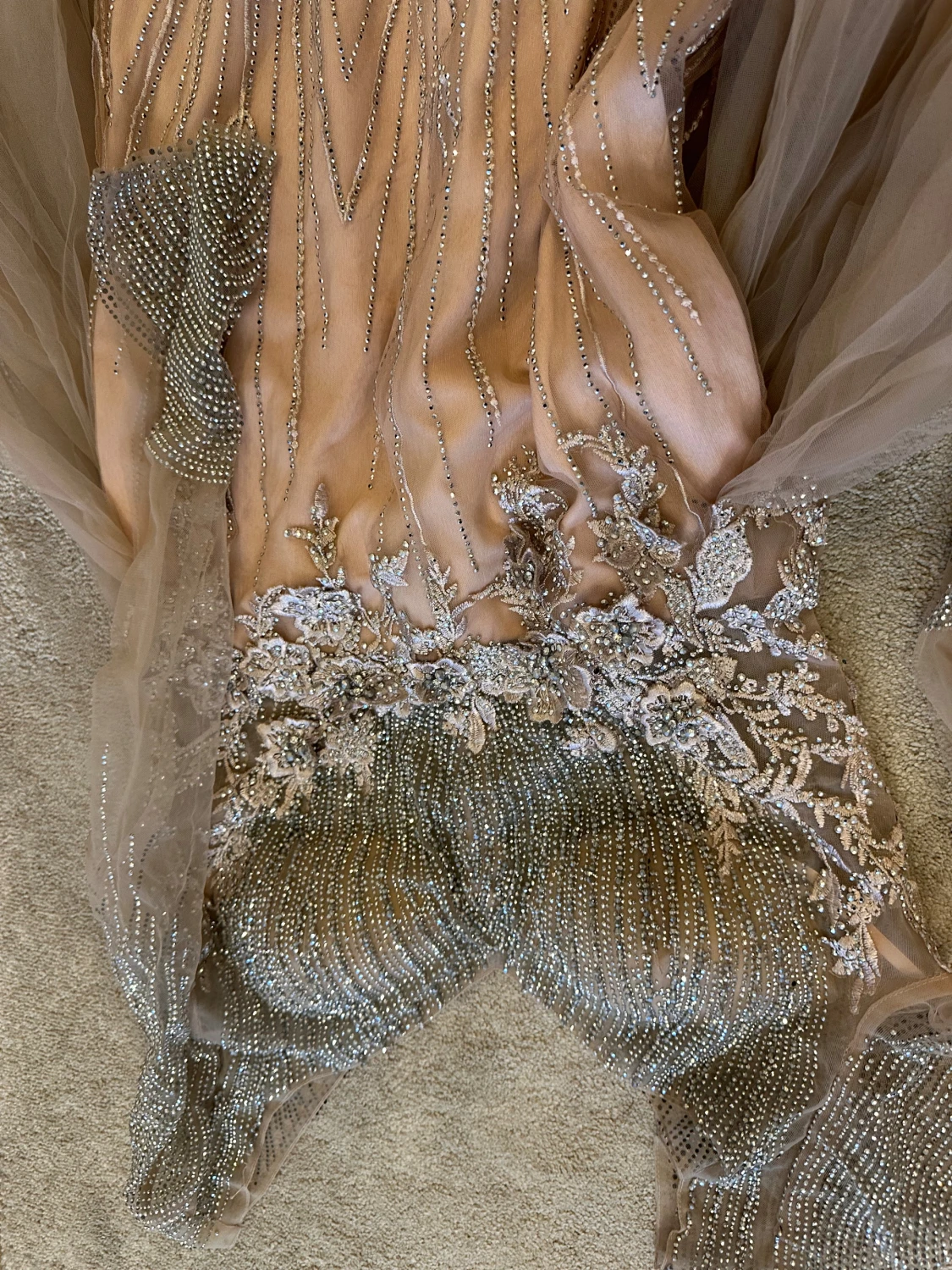Champagnefärgad glittrig balklänning - 5