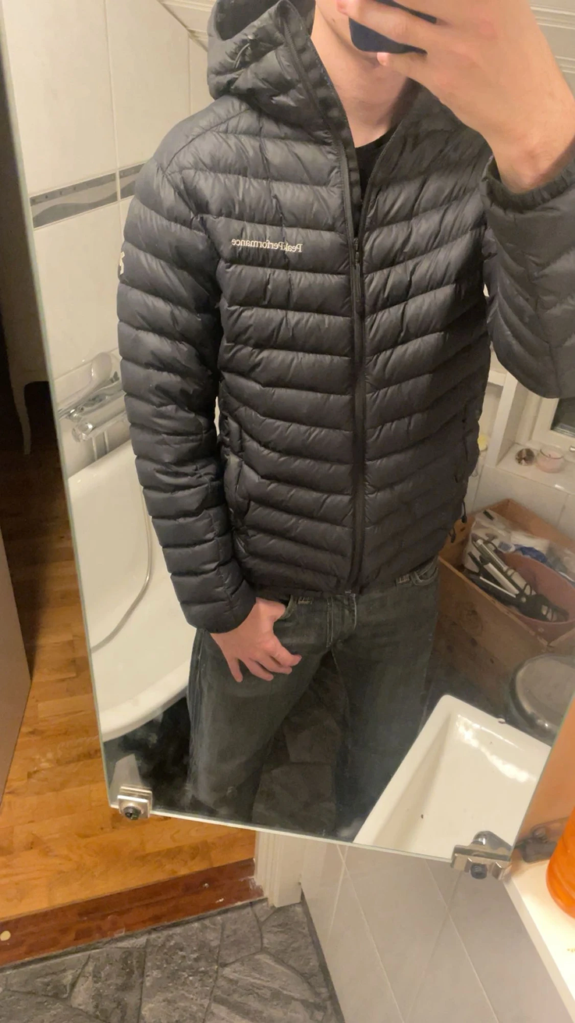 Svart dunjacka Peak Performance S