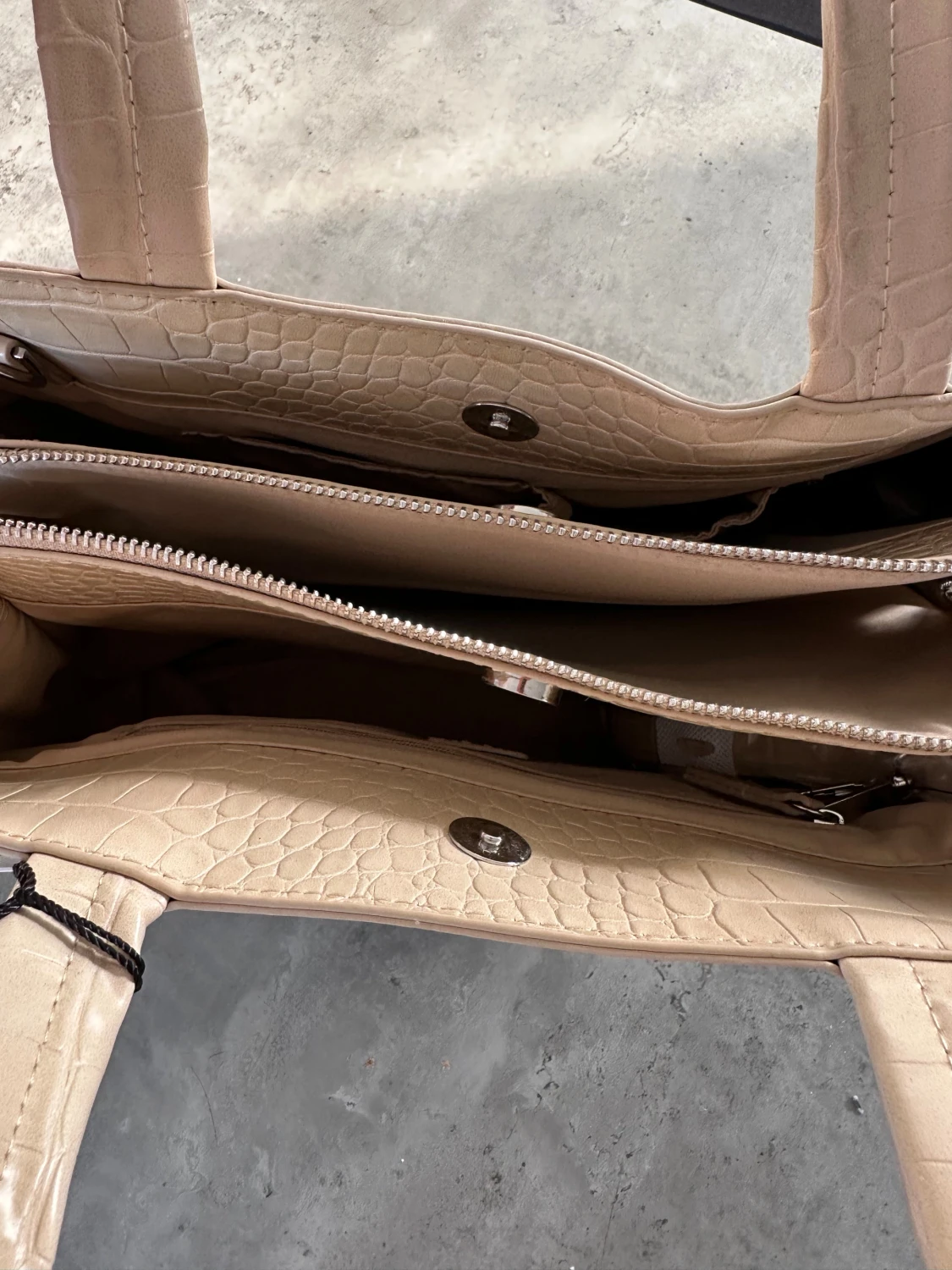 Beige handväska i croco från NA-KD - 2