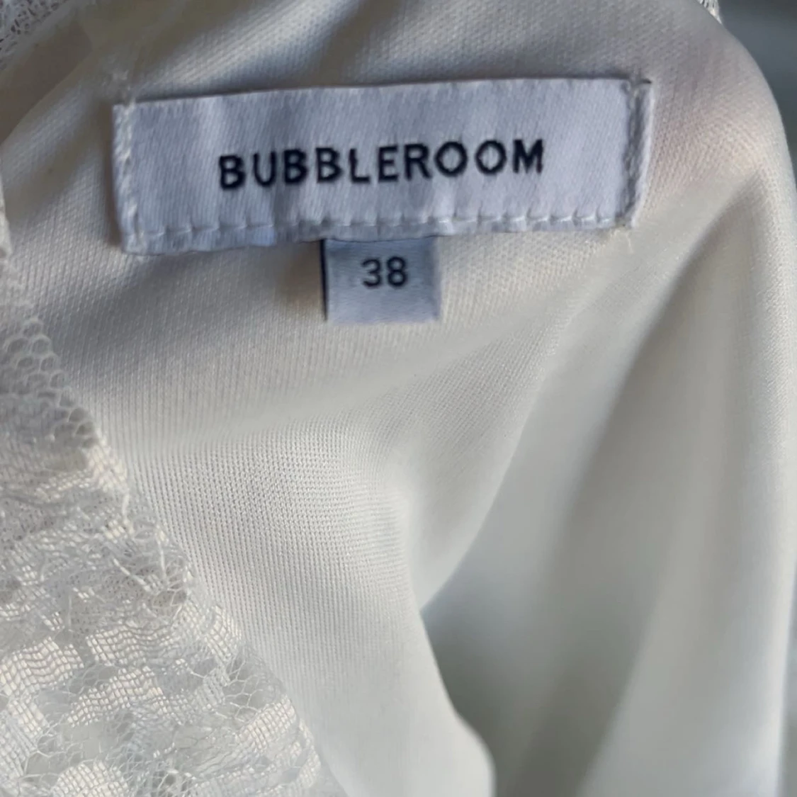 Vit spetsklänning från Bubbleroom - 2