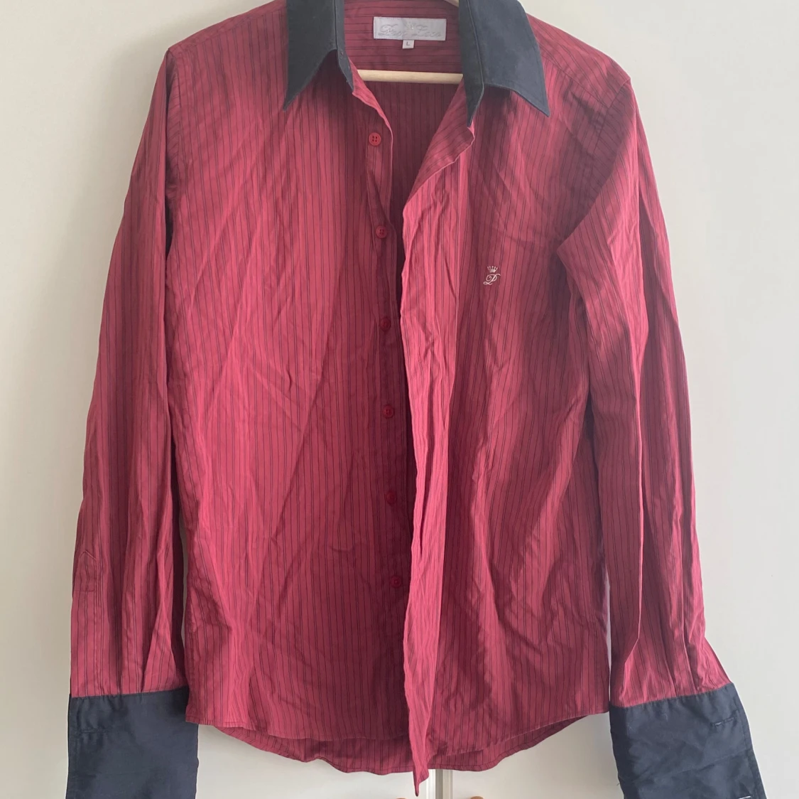 Röd- och svart randig skjorta Poca Loco