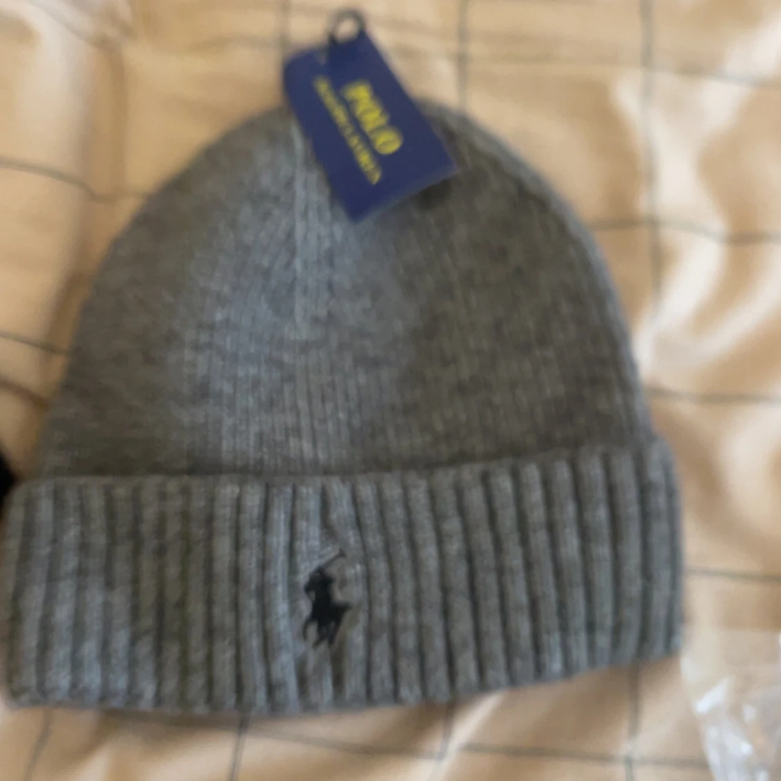 Polo Ralph mössa i färgen grå