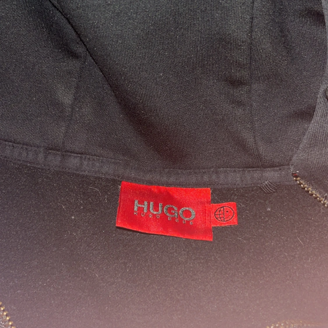 Svart hoodie från Hugo Boss XS - 2
