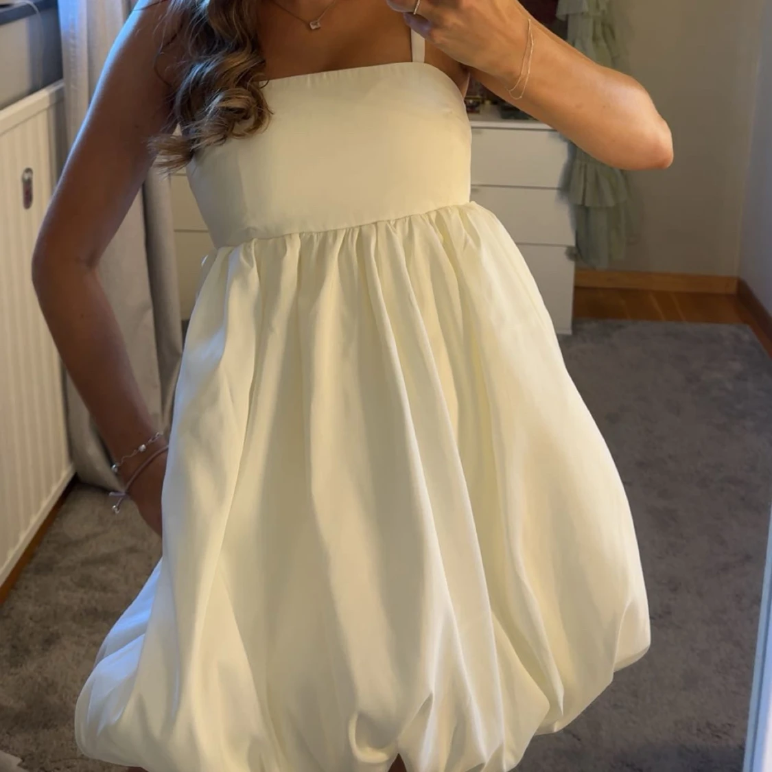 Vit bubbelklänning från Malina - 1