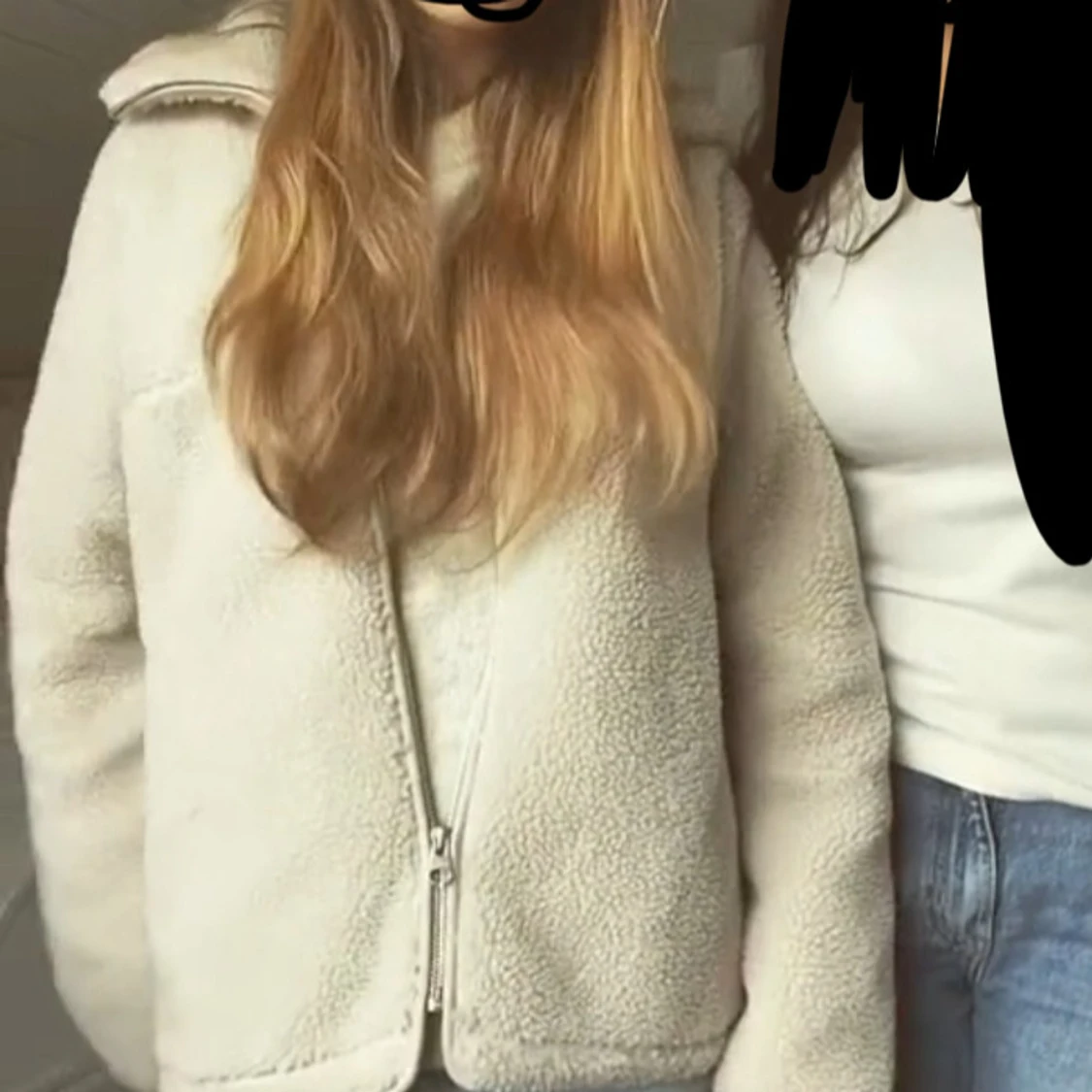 Beige teddyjacka från Arket - 1