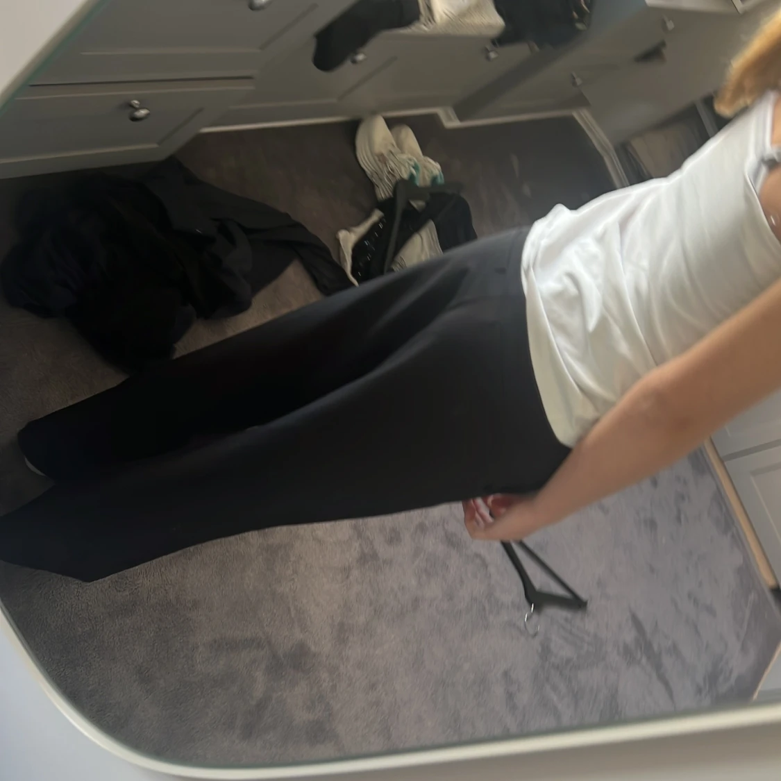 Skjut sköna byxor från Lindex  - 1