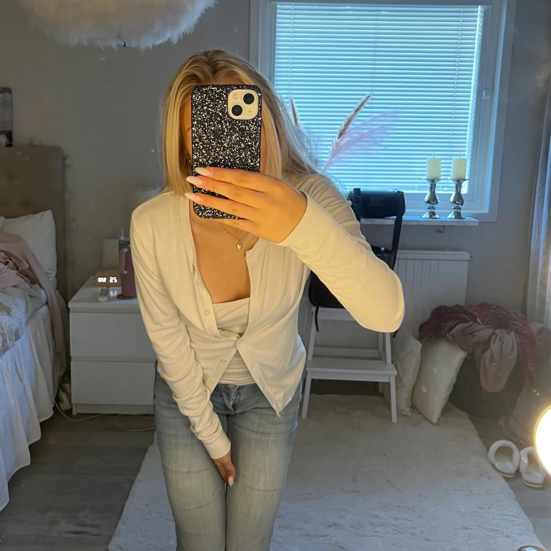 Vit kofta från KappAhl med knappar