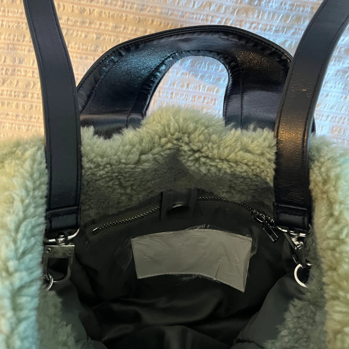 Grön pälsväska från Stand Studio - 2