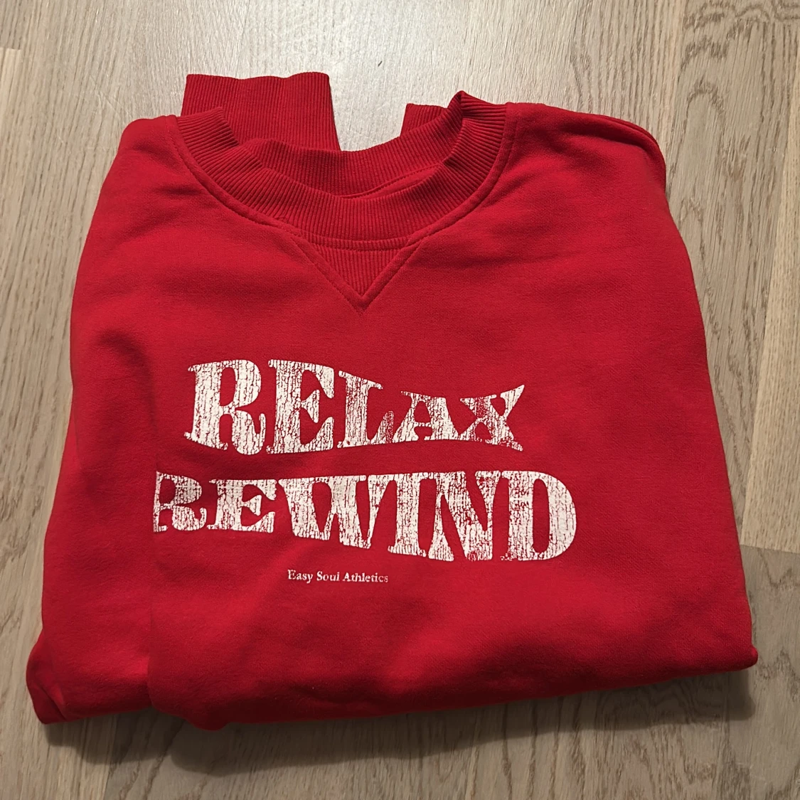 Röd sweatshirt Relax Rewind