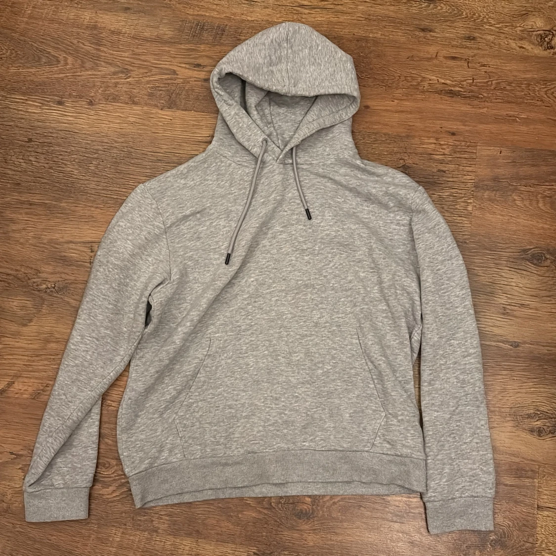 Grå hoodie från Jack & Jones