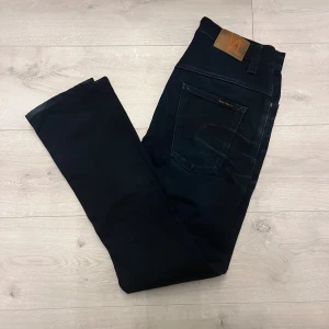 Nudie jeans  - Hej! Säljer dessa nudie jeans i strl W31 L32//jeansen är i fint sick//hör av er om ni har funderingar