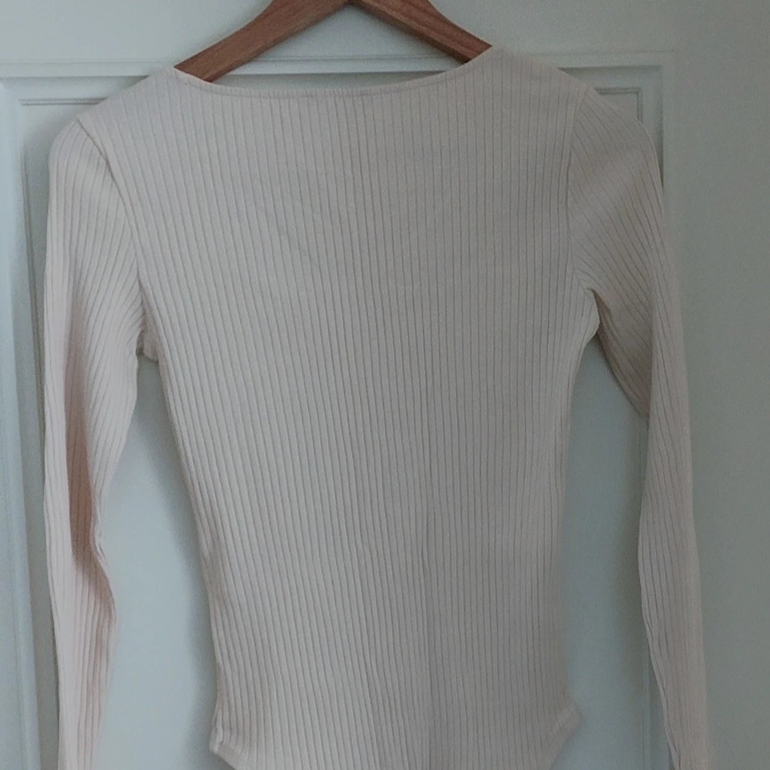 Beige ribbad långärmad topp från Zara - 3