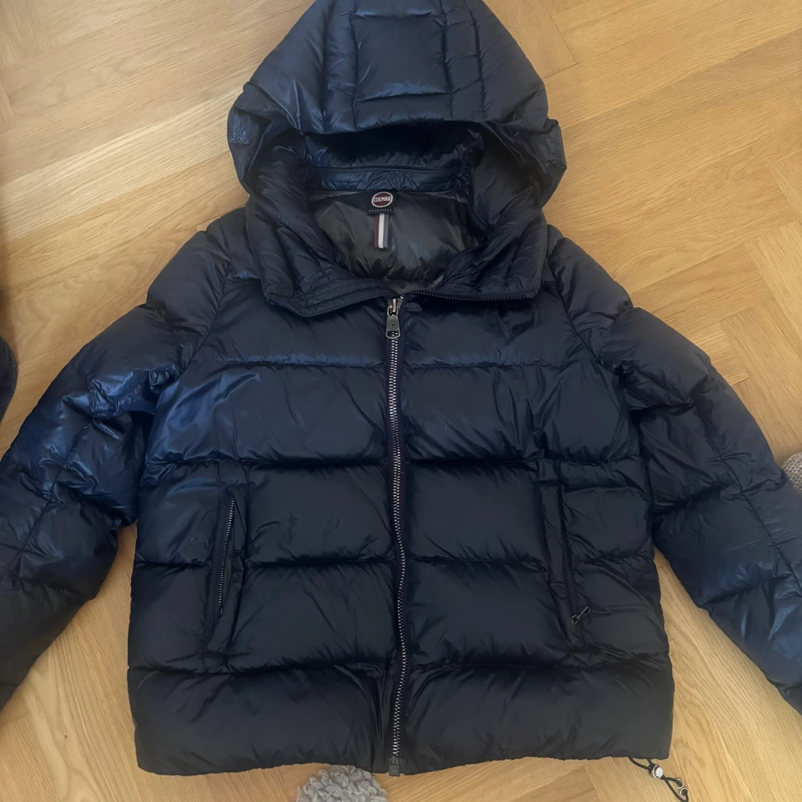 Mörkblå dunjacka från Colmar