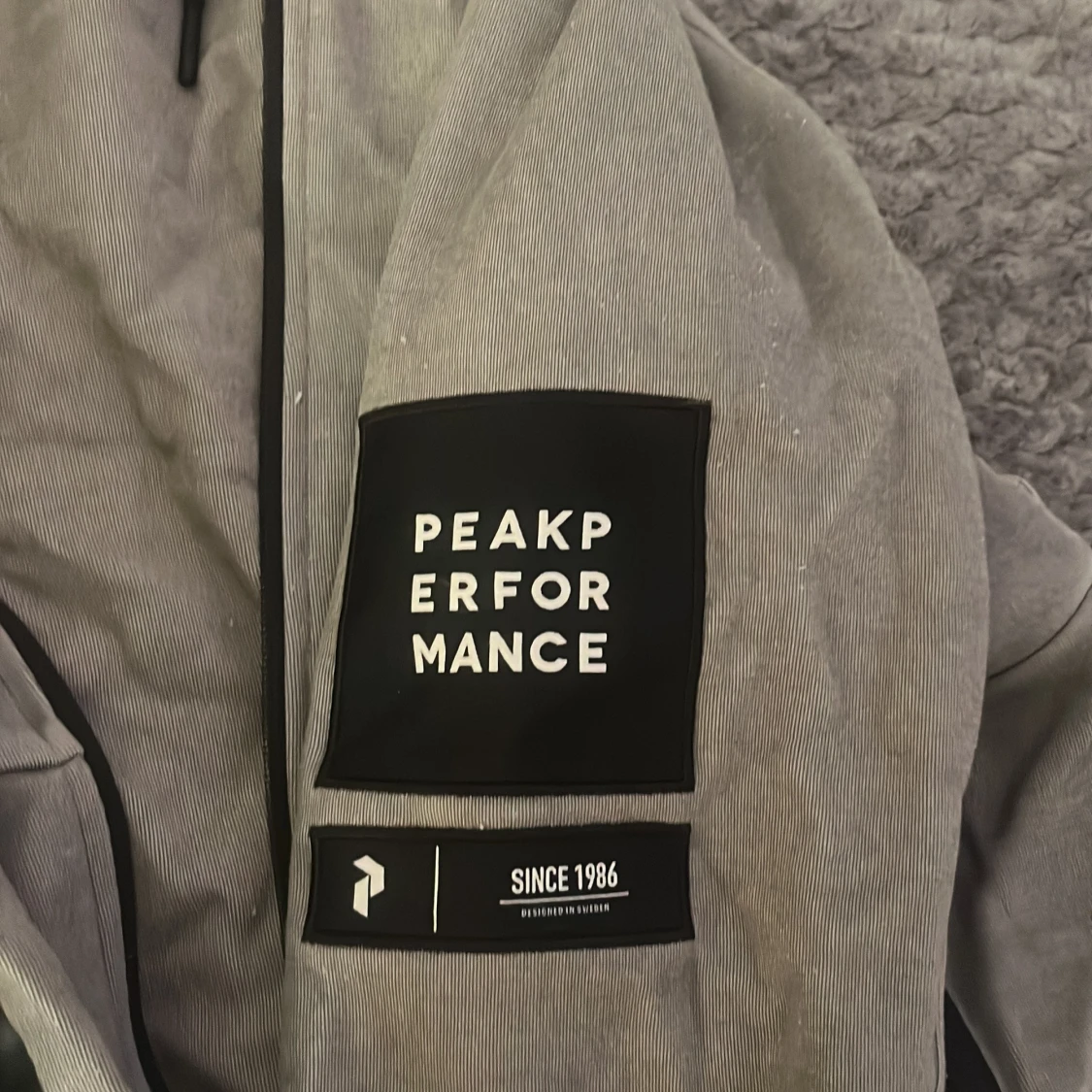 Grå Peak Performance - 1