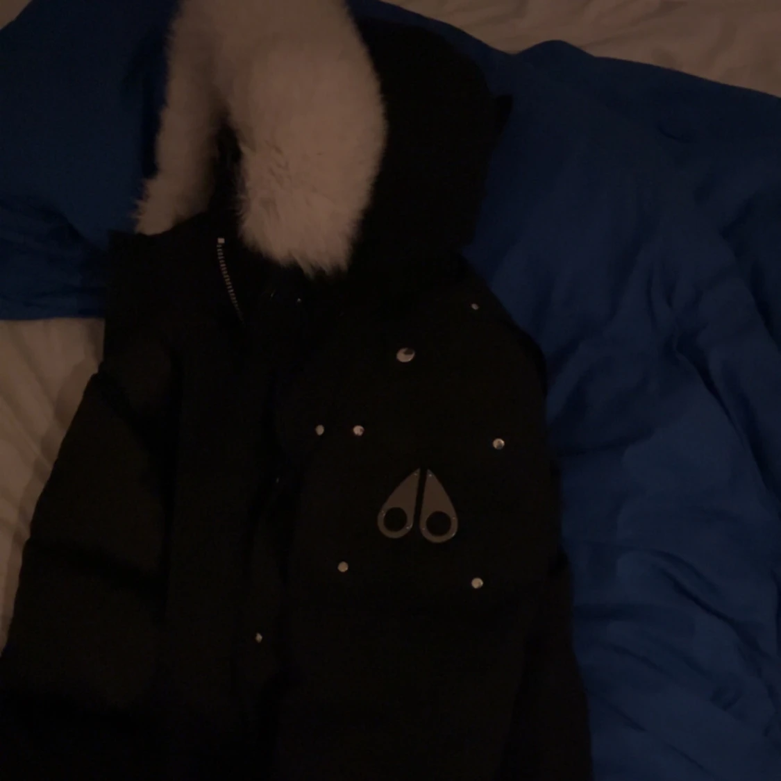 Svart parka Moose Knuckles med päls