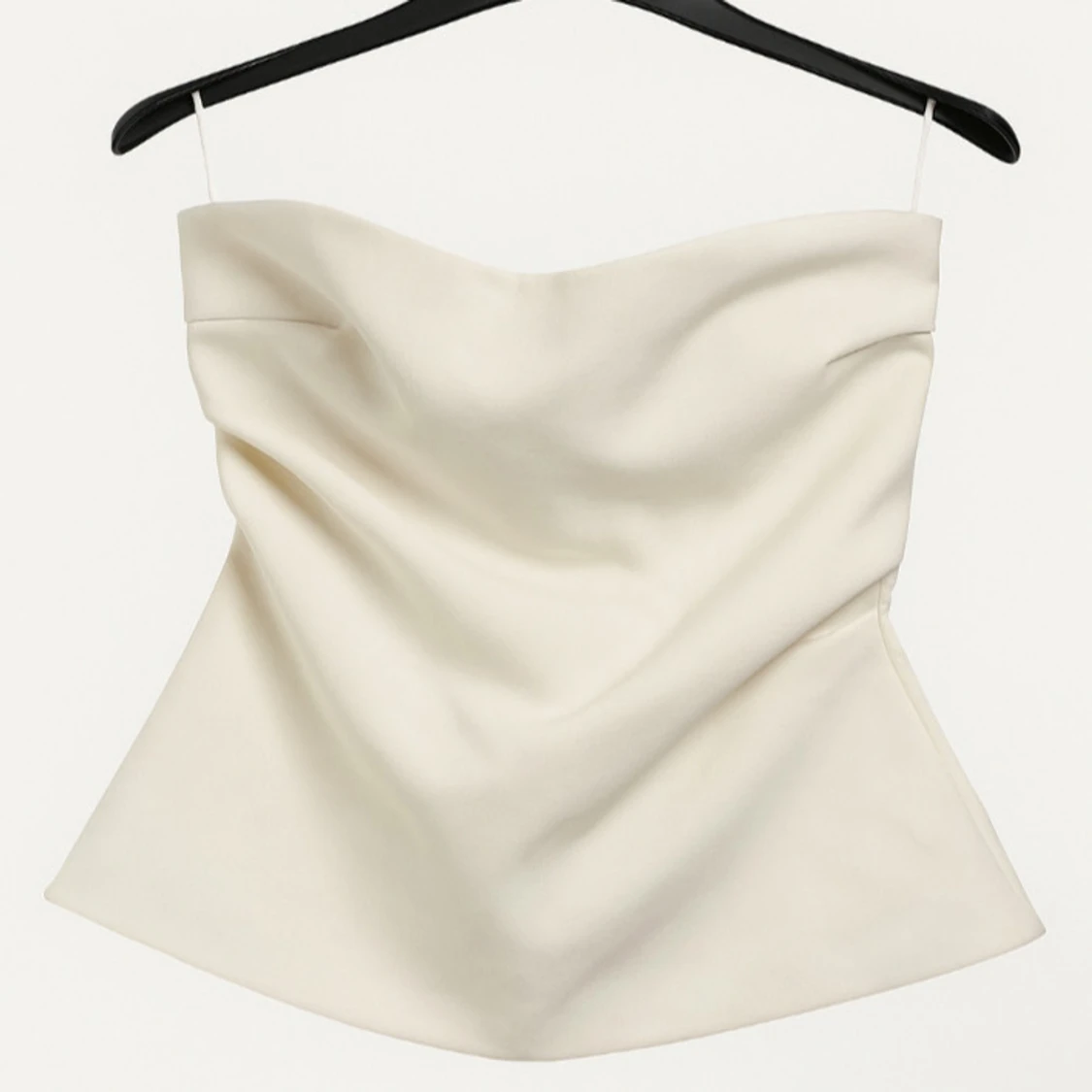 Vit axelbandslös tubtopp från Zara