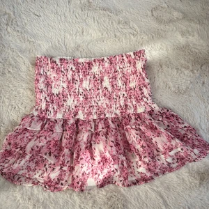 Kjol - Jätte fin kjol från Gina tricot 