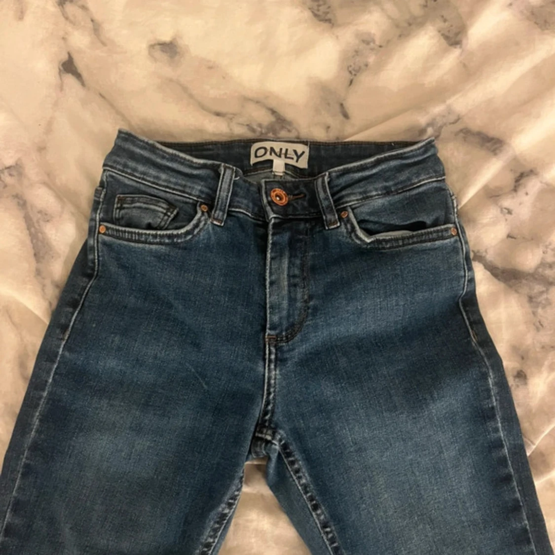 Blå bootcut jeans från ONLY